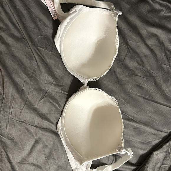Brand new, Victoria’s Secret Push Up Bra. - Picture 3 of 4